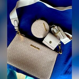 Michael kors pink purse